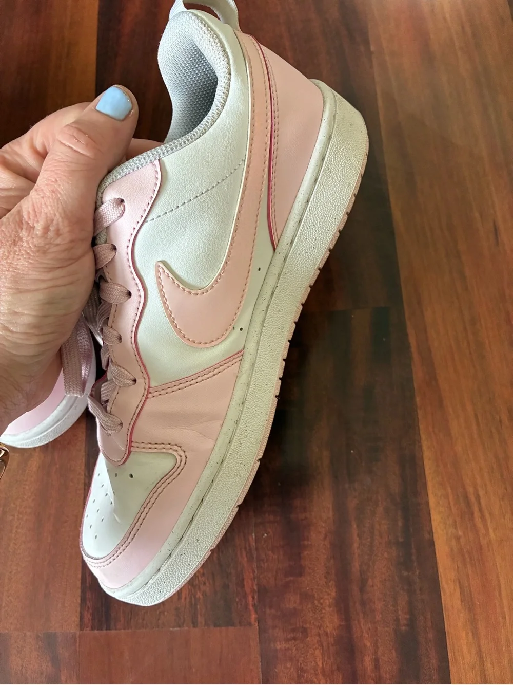 Nike Court Borough Low 2 SE (GS) in the White/Pink Foam 7Y
